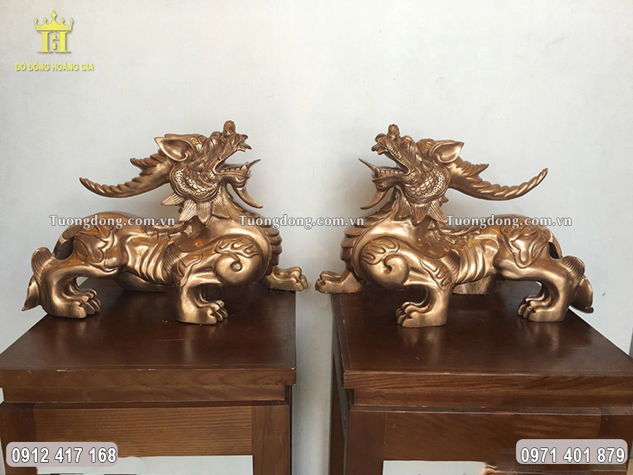 Bề mặt vật phẩm được làm màu uy nghiêm, cổ kính